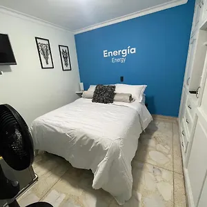  Habitación en casa particular Nuevo Y Moderno Alojamiento Laureles, Habitación Privada Colombia